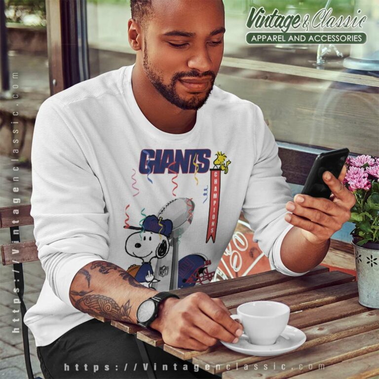 Snoopy Champions New York Giants Sweatshirt Snoopy Champions New York Giants Sweatshirt