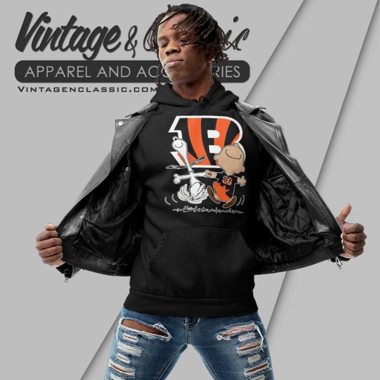 Snoopy Charlie Brown Dancing Cincinnati Bengals Hoodie Snoopy Charlie Brown Dancing Cincinnati Bengals Hoodie