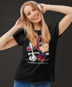 Snoopy Charlie Brown Dancing With Atlanta Braves Shirt 6 Snoopy Charlie Brown Dancing With Atlanta Braves Women TShirt