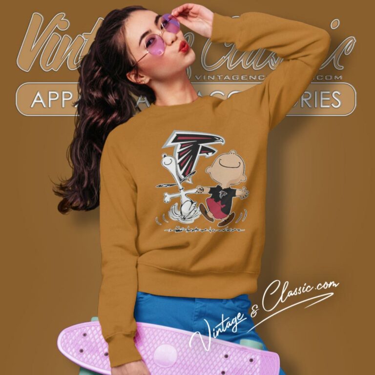 Snoopy Charlie Brown Happy Atlanta Falcons Sweatshirt Snoopy Charlie Brown Happy Atlanta Falcons Sweatshirt