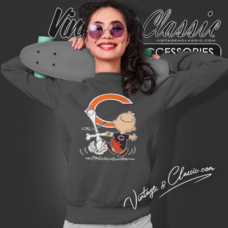 Snoopy Charlie Brown Happy Chicago Bears Sweatshirt Snoopy Charlie Brown Happy Chicago Bears Sweatshirt