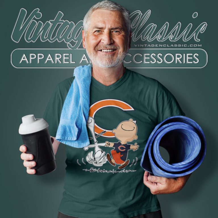 Snoopy Charlie Brown Happy Chicago Bears V Neck TShirt Snoopy Charlie Brown Happy Chicago Bears V Neck TShirt