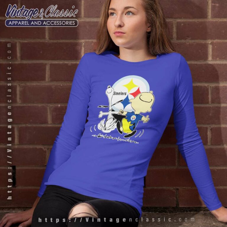 Snoopy Charlie Brown Happy Pittsburgh Steelers Long Sleeve Tee Snoopy Charlie Brown Happy Pittsburgh Steelers Long Sleeve Tee