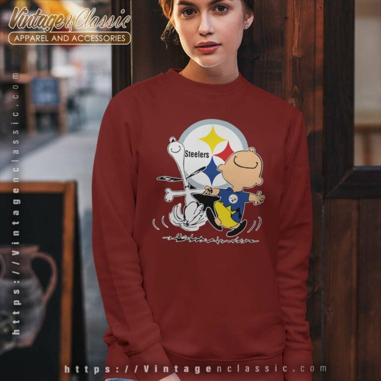Snoopy Charlie Brown Happy Pittsburgh Steelers Sweatshirt Snoopy Charlie Brown Happy Pittsburgh Steelers Sweatshirt