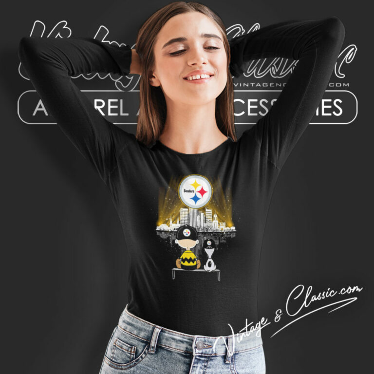 Snoopy Charlie Brown Pittsburgh Steelers Long Sleeve Tee Snoopy Charlie Brown Pittsburgh Steelers Long Sleeve Tee