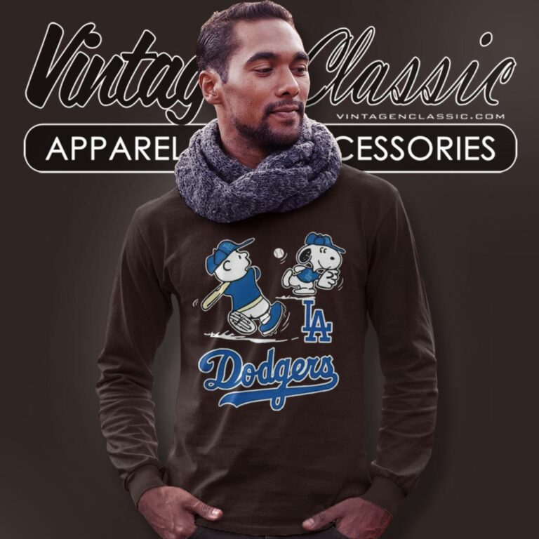 Snoopy Charlie Brown Playing Baseball Los Angeles Dodgers Long Sleeve Tee Snoopy Charlie Brown Playing Baseball Los Angeles Dodgers Long Sleeve Tee