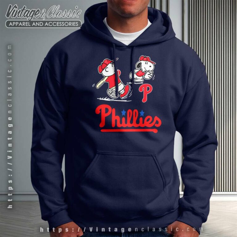 Snoopy Charlie Brown Playing Baseball Philadelphia Phillies Hoodie Snoopy Charlie Brown Playing Baseball Philadelphia Phillies Hoodie