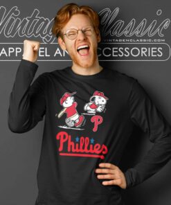 Snoopy Charlie Brown Playing Baseball Philadelphia Phillies Long Sleeve Tee