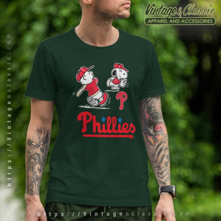 Snoopy Charlie Brown Playing Baseball Philadelphia Phillies T Shirt Snoopy Charlie Brown Playing Baseball Philadelphia Phillies T Shirt