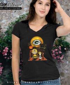 Snoopy Charlie Brown Pumpkin Green Bay Packers Halloween Moon V Neck TShirt