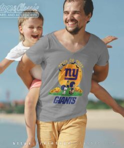 Snoopy Charlie Brown Trick Or Treat New York Giants Halloween V Neck TShirt
