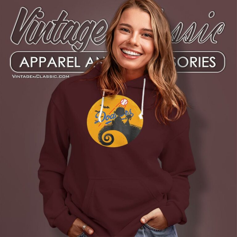 Snoopy Charlie Brown Under Moon Los Angeles Dodgers Halloween Hoodie Snoopy Charlie Brown Under Moon Los Angeles Dodgers Halloween Hoodie