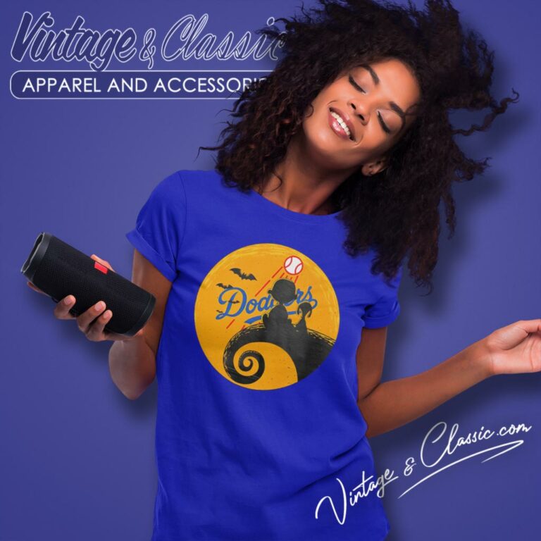 Snoopy Charlie Brown Under Moon Los Angeles Dodgers Halloween Women T Shirt Snoopy Charlie Brown Under Moon Los Angeles Dodgers Halloween Women T Shirt