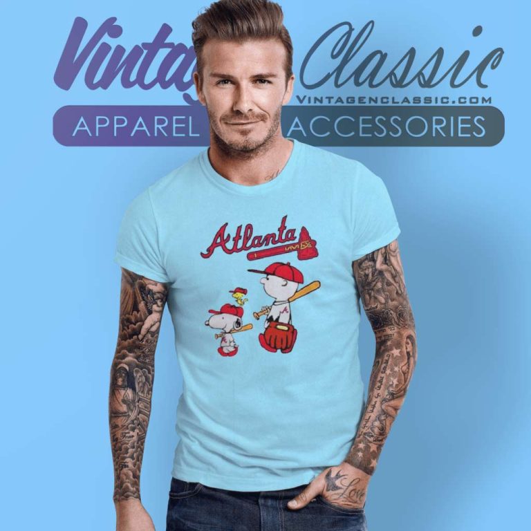 Snoopy Charlie Brown Walking Atlanta Braves T Shirt Snoopy Charlie Brown Walking Atlanta Braves T Shirt