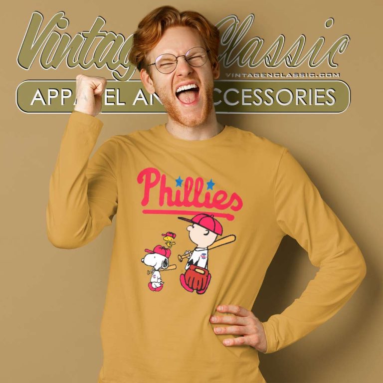 Snoopy Charlie Brown Walking Philadelphia Phillies Long Sleeve Tee Snoopy Charlie Brown Walking Philadelphia Phillies Long Sleeve Tee