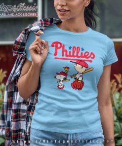 Snoopy Charlie Brown Walking Philadelphia Phillies Women TShirt