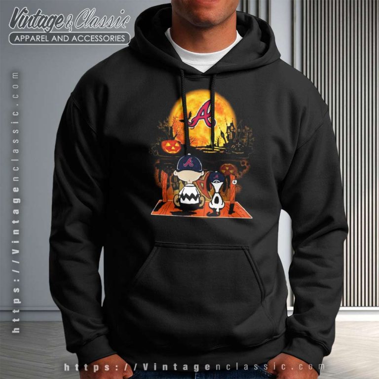 Snoopy Charlie Brown Watching Atlanta Braves Halloween Hoodie Snoopy Charlie Brown Watching Atlanta Braves Halloween Hoodie