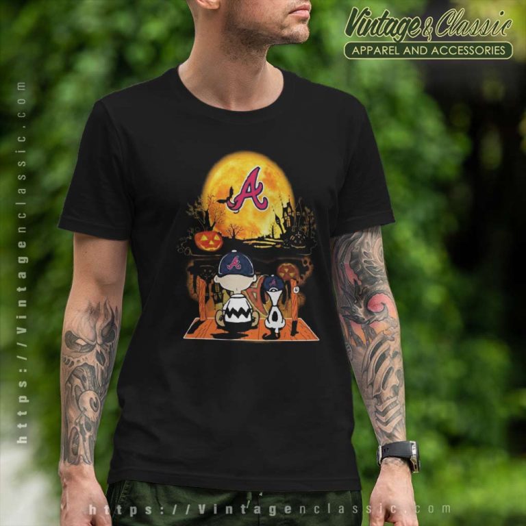 Snoopy Charlie Brown Watching Atlanta Braves Halloween T Shirt Snoopy Charlie Brown Watching Atlanta Braves Halloween T Shirt