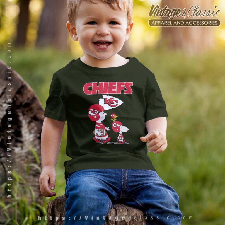 Snoopy Charlie Playing Kansas City Chiefs Kids T Shirt Snoopy Charlie Playing Kansas City Chiefs Kids T Shirt