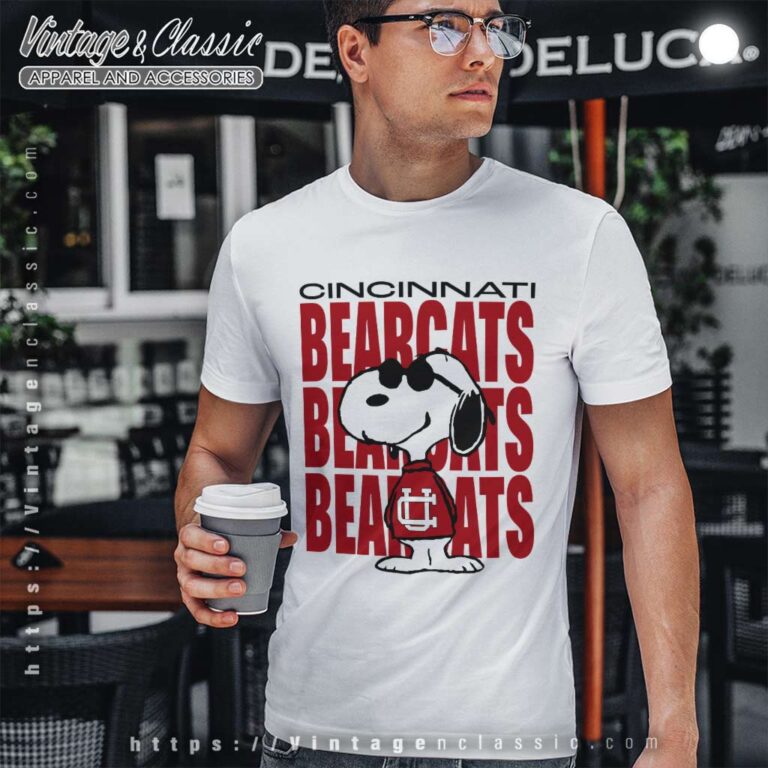Snoopy Cincinnati Bearcats Football T Shirt Snoopy Cincinnati Bearcats Football T Shirt