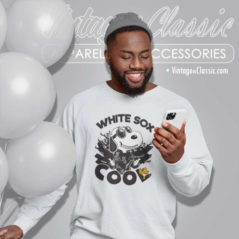Snoopy Cool Chicago White Sox Sweatshirt Snoopy Cool Chicago White Sox Sweatshirt