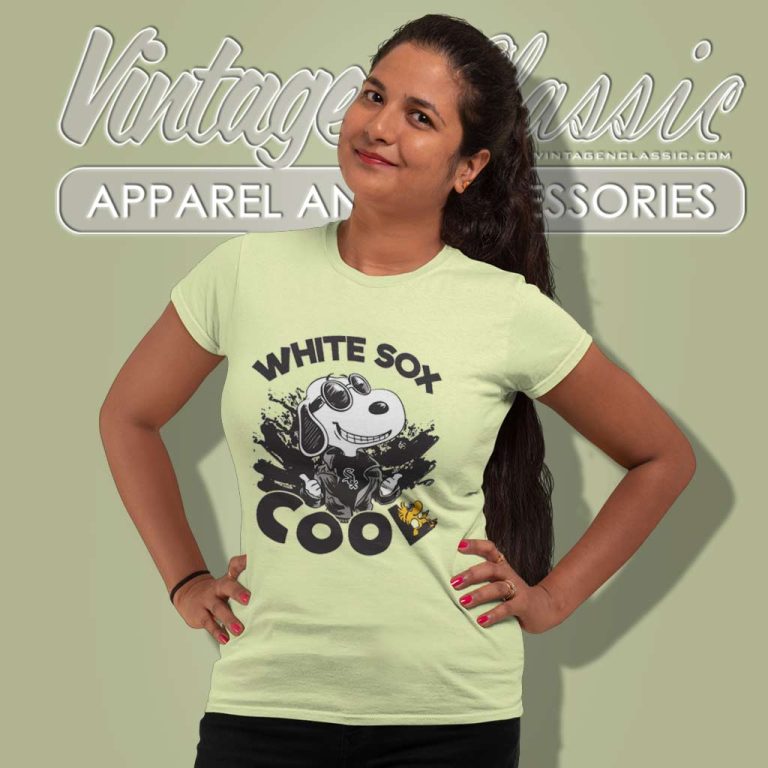 Snoopy Cool Chicago White Sox Women TShirt Snoopy Cool Chicago White Sox Women TShirt