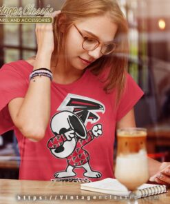 Snoopy Dabbing Atlanta Falcons Shirt Women T shirt