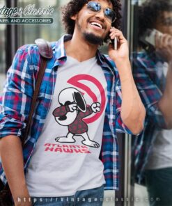 Snoopy Dabbing Atlanta Hawks Shirt V Neck TShirt