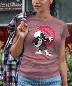Snoopy Dabbing Atlanta Hawks Shirt Women T shirt