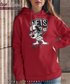 Snoopy Dabbing Brooklyn Nets Shirt Hoodie