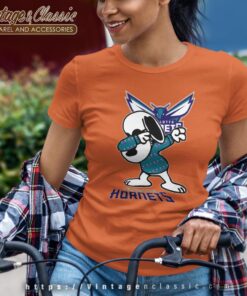 Snoopy Dabbing Charlotte Hornets Shirt