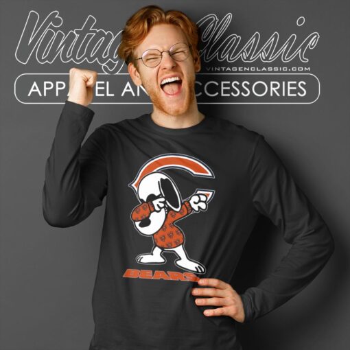 Snoopy Dabbing Chicago Bears Shirt