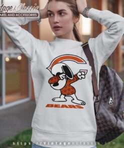 Snoopy Dabbing Chicago Bears Shirt Sweatshirt