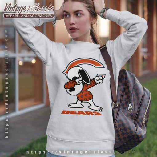 Snoopy Dabbing Chicago Bears Shirt