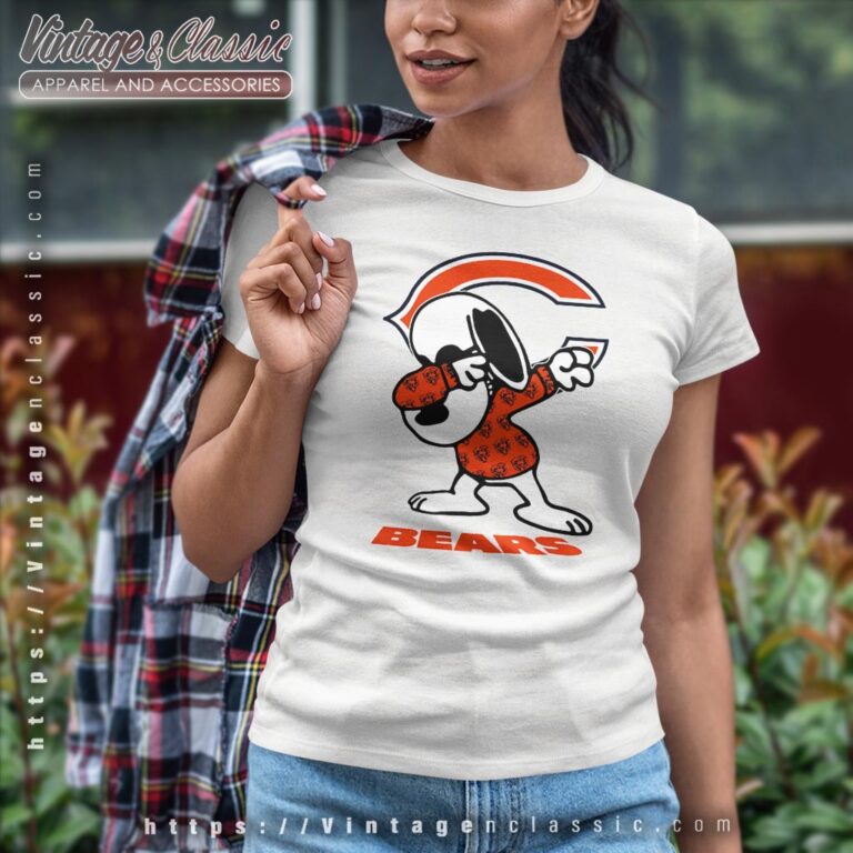 Snoopy Dabbing Chicago Bears Shirt Women T shirt Snoopy Dabbing Chicago Bears Shirt Women T shirt