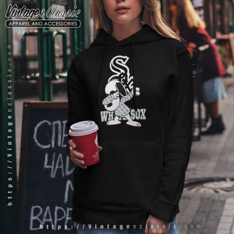 Snoopy Dabbing Chicago White Sox Hoodie Snoopy Dabbing Chicago White Sox Hoodie