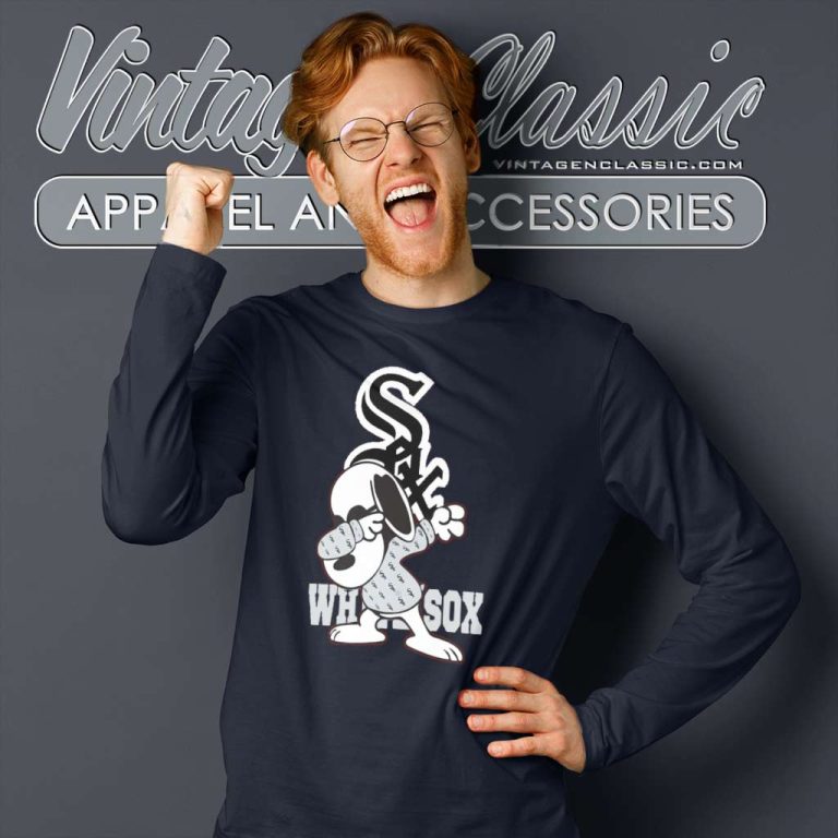 Snoopy Dabbing Chicago White Sox Long Sleeve Tee Snoopy Dabbing Chicago White Sox Long Sleeve Tee