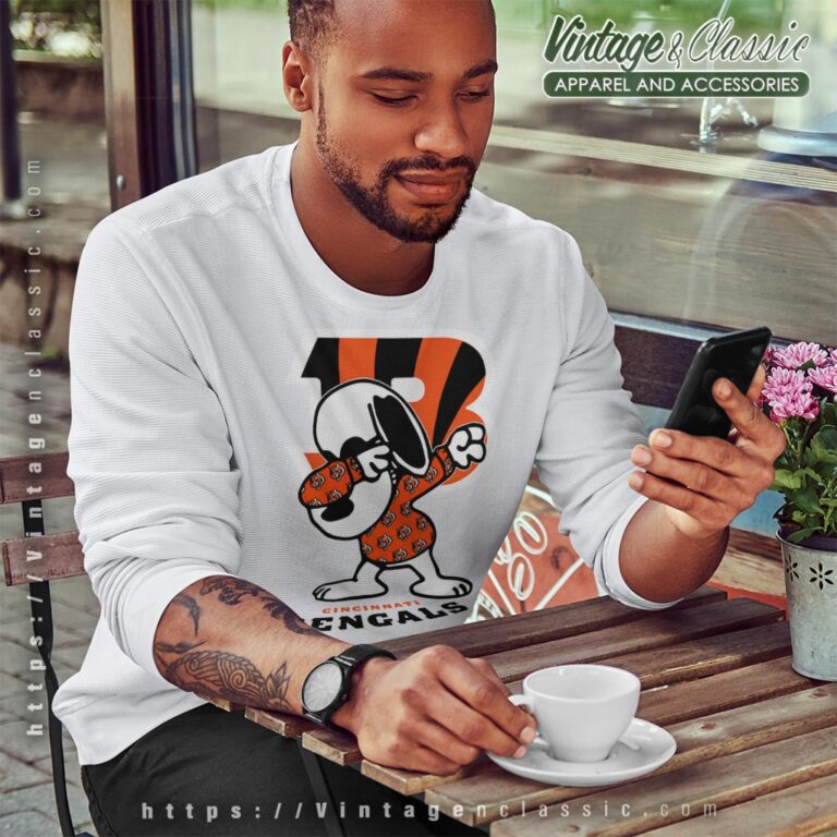 Snoopy Dabbing Cincinnati Bengals Shirt Sweatshirt Snoopy Dabbing Cincinnati Bengals Shirt Sweatshirt