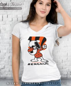 Snoopy Dabbing Cincinnati Bengals Shirt V Neck TShirt