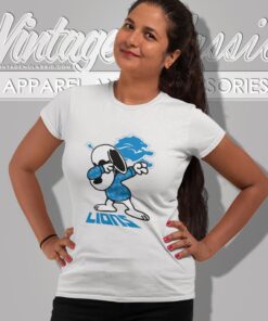 Snoopy Dabbing Detroit Lions Shirt Women T shirt