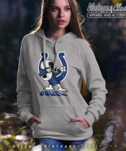 Snoopy Dabbing Indianapolis Colts Shirt Hoodie