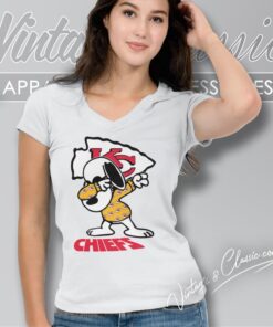 Snoopy Dabbing Kansas city Chiefs Shirt V Neck TShirt