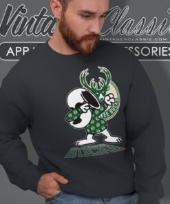 Snoopy Dabbing Milwaukee Bucks Shirt Sweatshirt