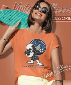Snoopy Dabbing Minnesota Timberwolves Shirt Women T shirt