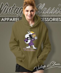Snoopy Dabbing Minnesota Vikings Shirt Hoodie