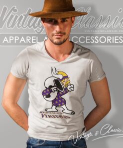 Snoopy Dabbing Minnesota Vikings Shirt V Neck TShirt