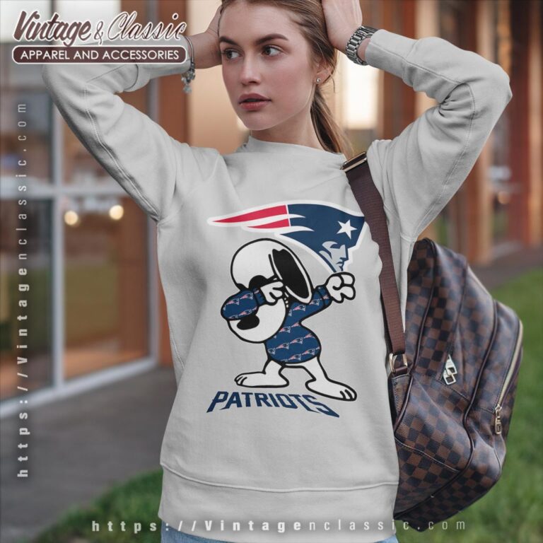 Snoopy Dabbing New England Patriots Shirt Sweatshirt Snoopy Dabbing New England Patriots Shirt Sweatshirt
