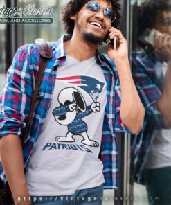 Snoopy Dabbing New England Patriots Shirt V Neck TShirt