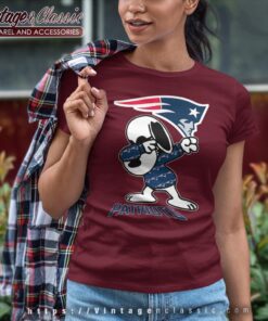 Snoopy Dabbing New England Patriots Shirt Women T shirt