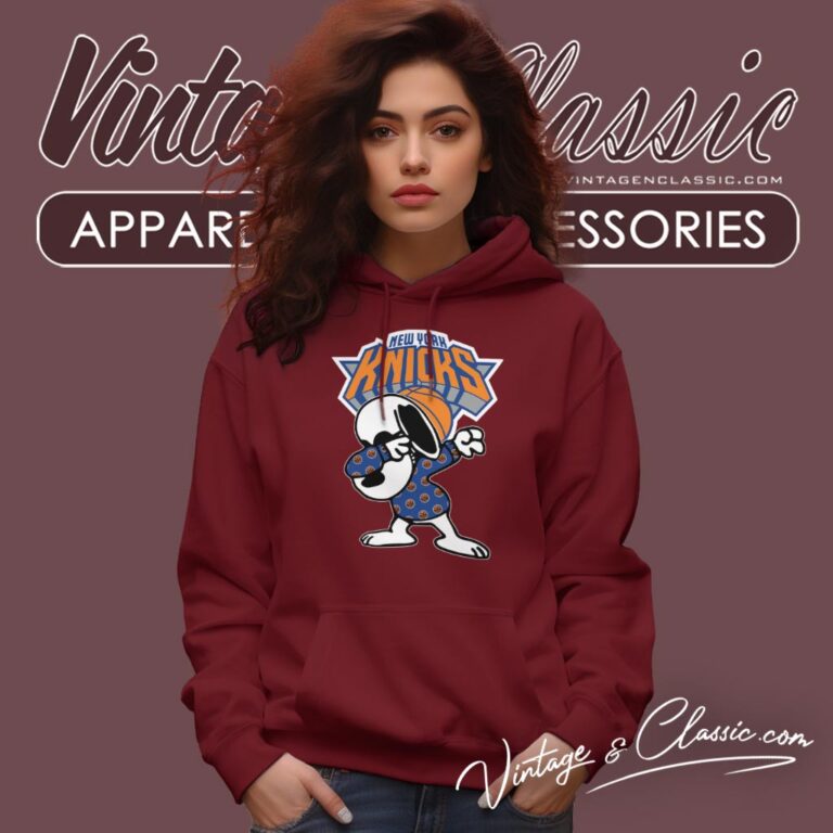 Snoopy Dabbing New York Knicks Shirt Hoodie Snoopy Dabbing New York Knicks Shirt Hoodie